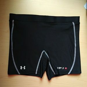 Under Armour heat gear shorts | medium | offers?